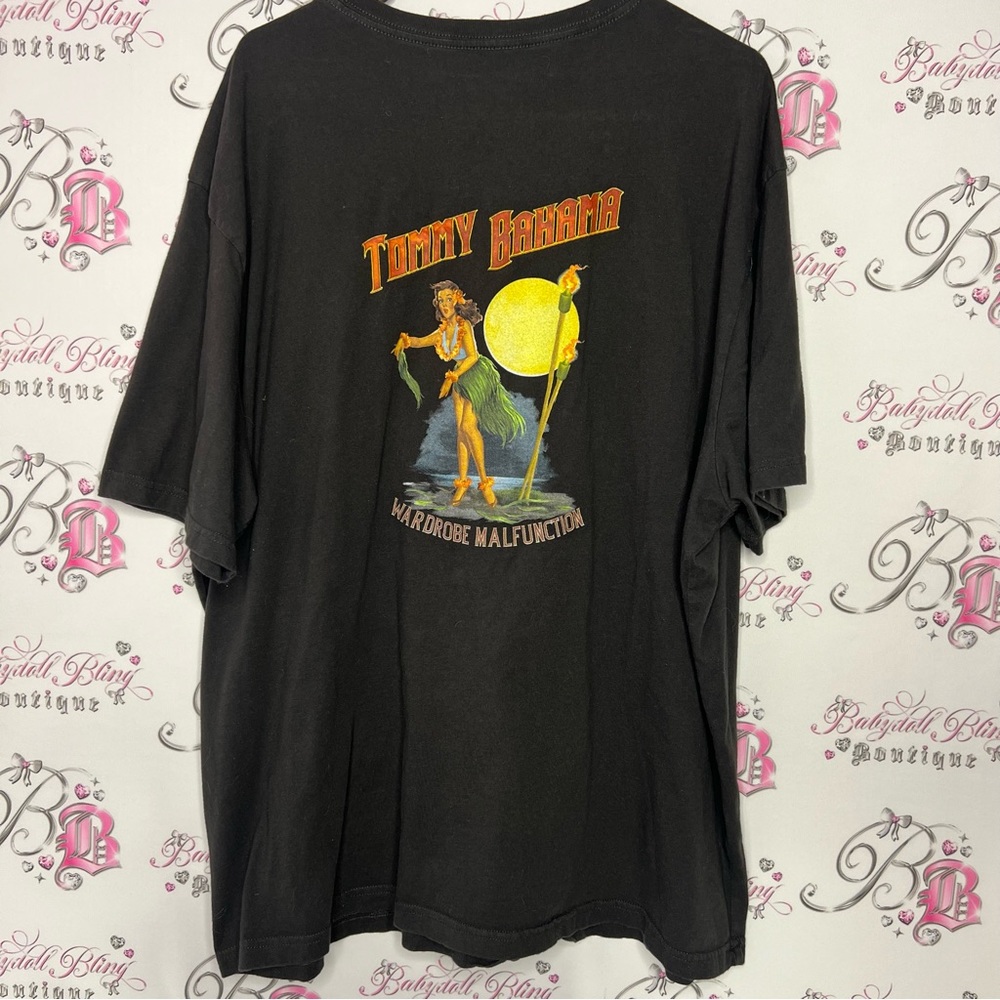 Tommy bahama tshirt hula girl Hawaii wardrobe malfunction skirt black decals - Picture 5 of 6